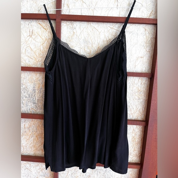 NWT. Black laced camisole - Picture 5 of 6
